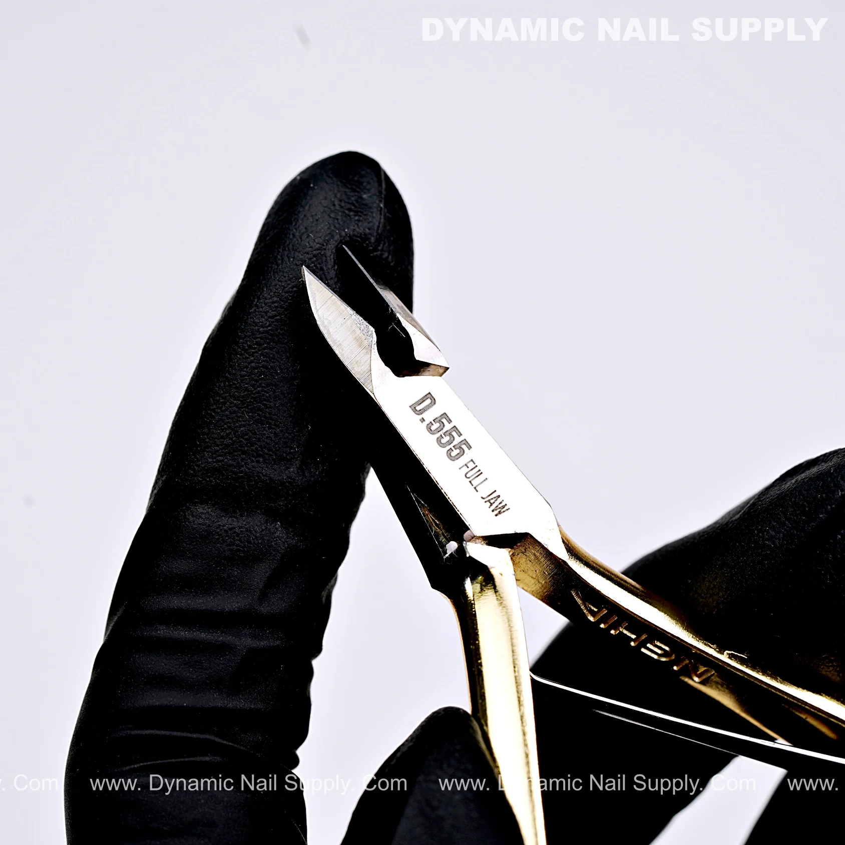 D555 - Professional Cuticle Nippers with high-tension spring and full jaw design make it easy to trim - Image 3