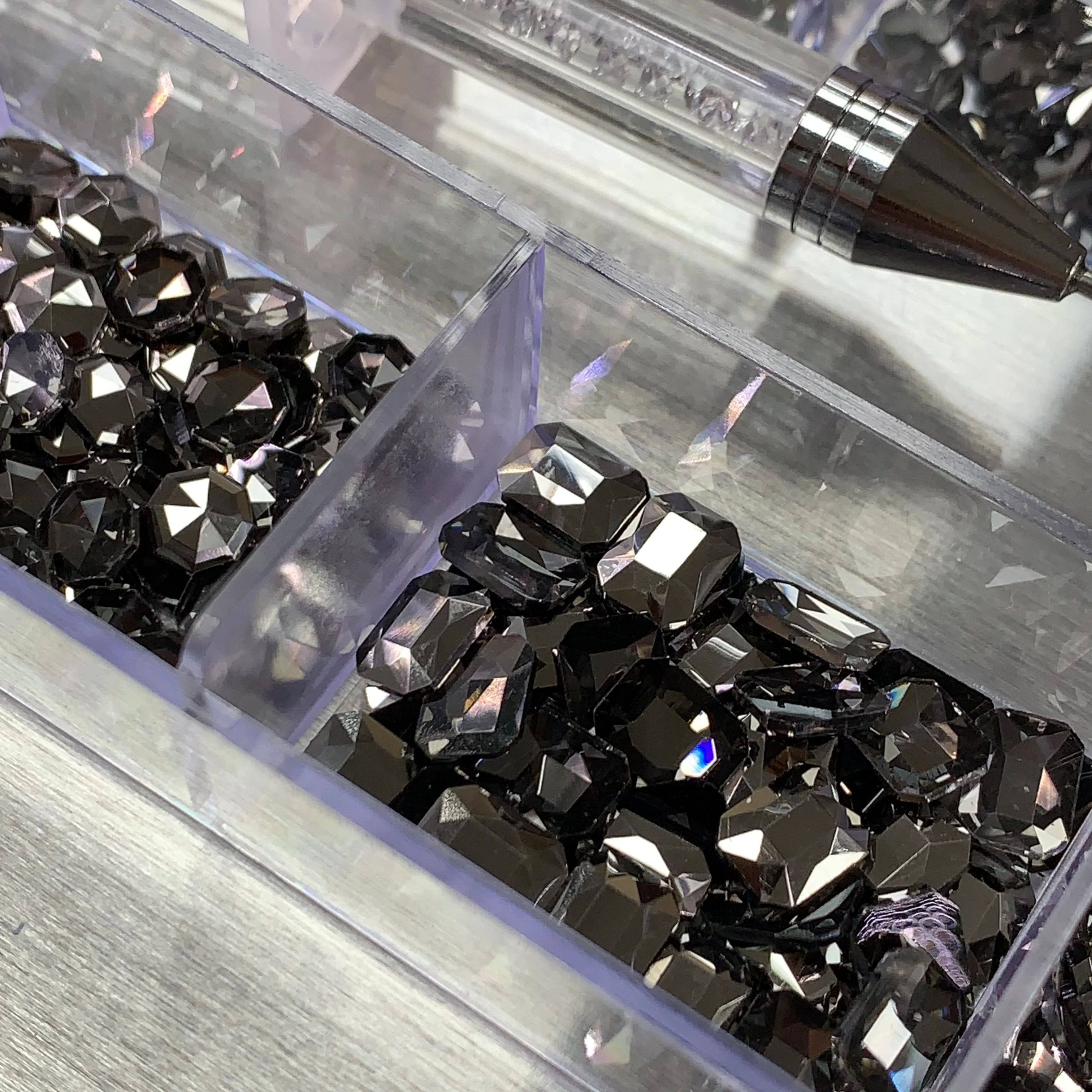 Gun Metal color Rhinestones set - 20 cells - 14 big shapes and 6 round shapes - Image 6