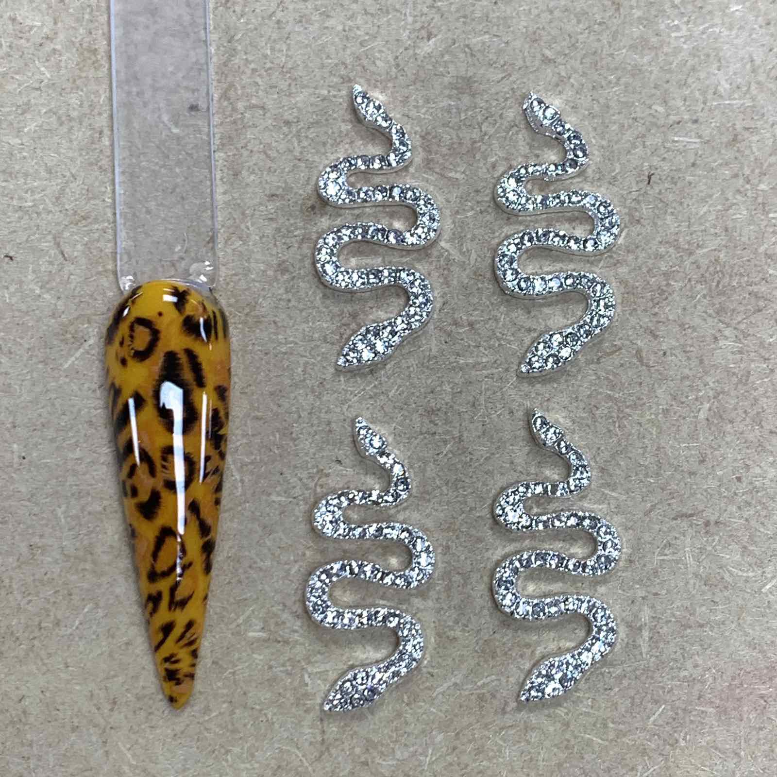 Luxury Snake Charm - 4 pcs of 3D nails charms - Image 3